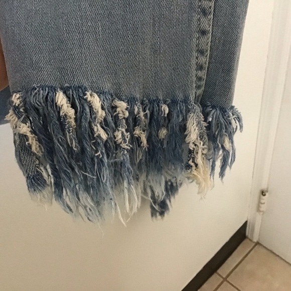 We the Free Light Wash High Rise Distressed Knees and Frayed Hem Skinny … - Picture 8 of 14